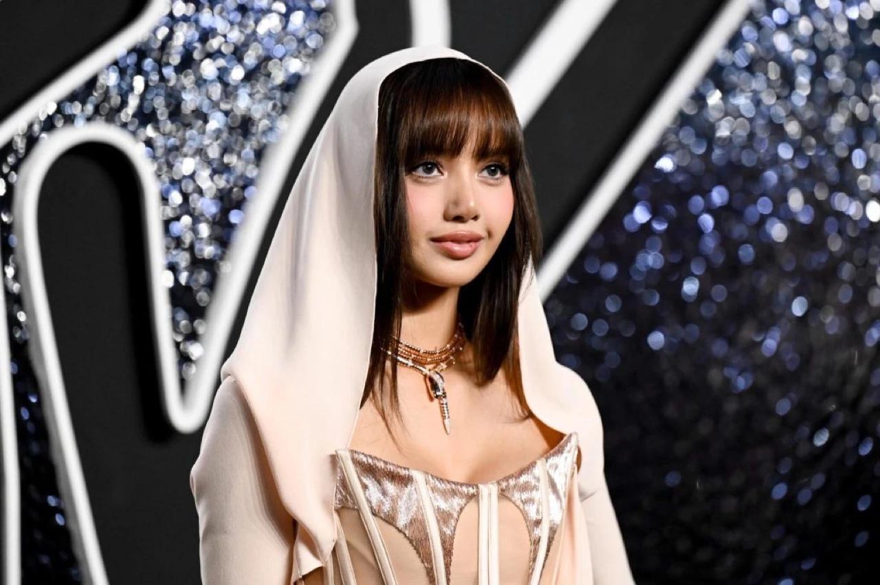 Lisa in a promotional image for VIVA LA LISA Las Vegas residency at The Colosseum at Caesars Palace