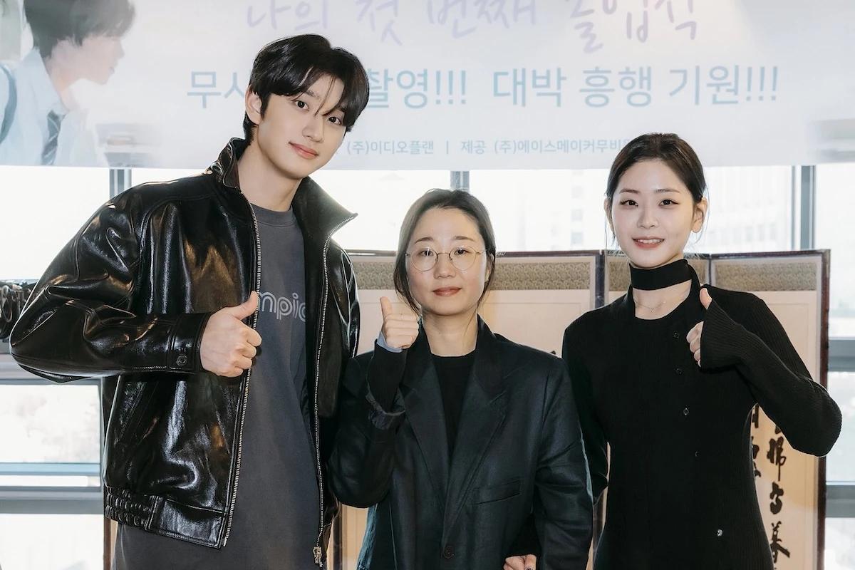 Jae-won Kim, Su-bin Chung, and director Jin-hwa Kim at the My First Graduation script reading