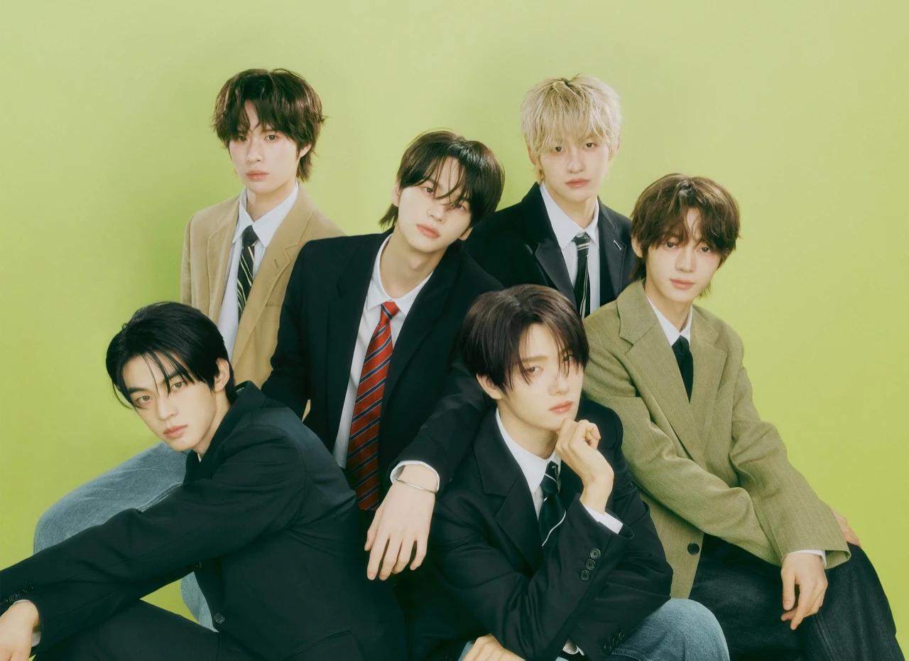 TWS in an official concept-style group portrait for NO TRAGEDY