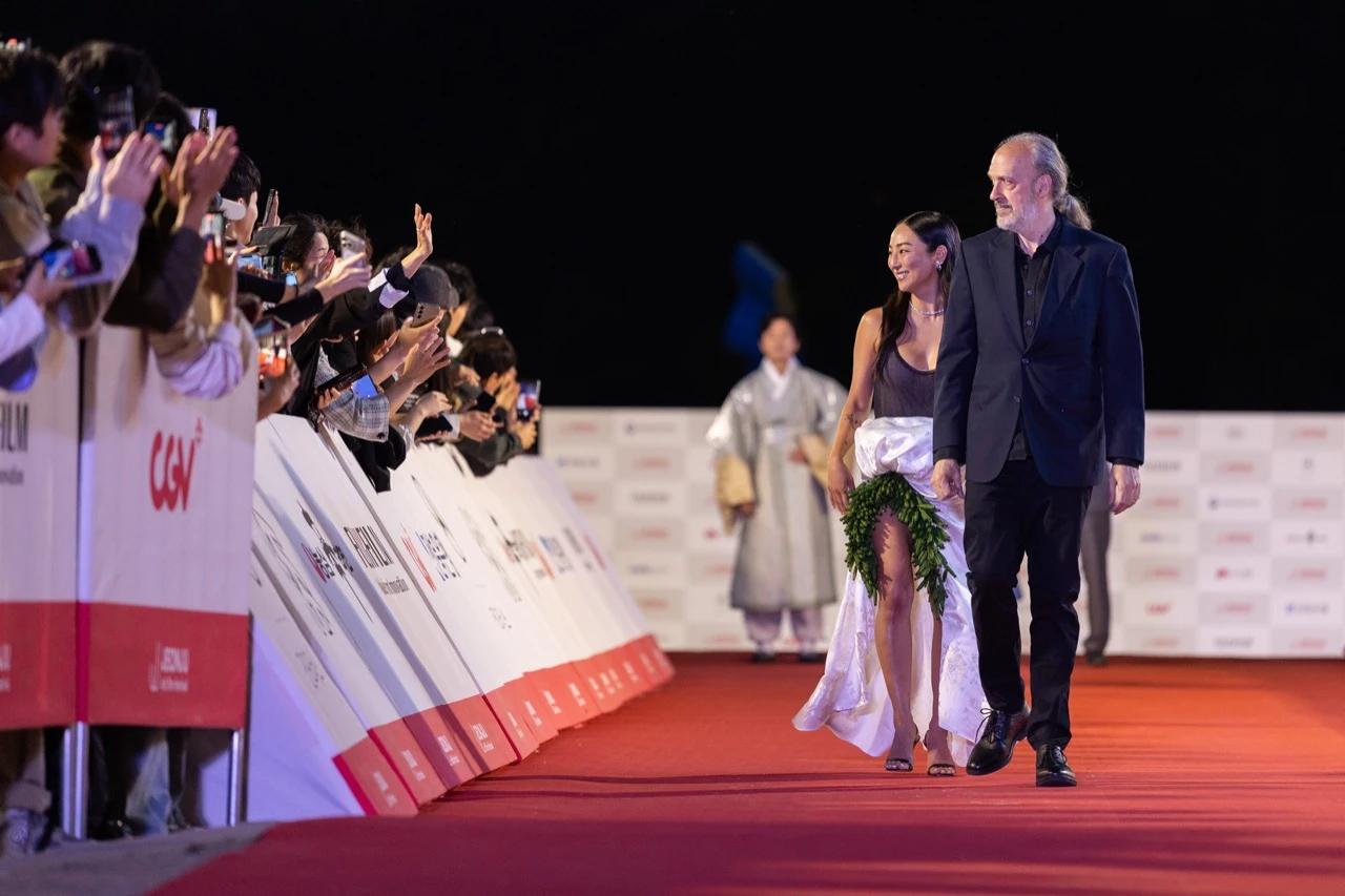 Guests walk the red carpet at the 27th JEONJU IFF opening event