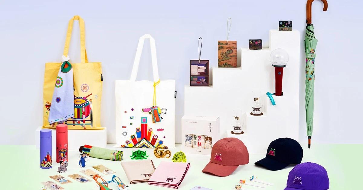 K-Heritage merchandise collection featuring the new Gyeongbokgung Palace Light Stick