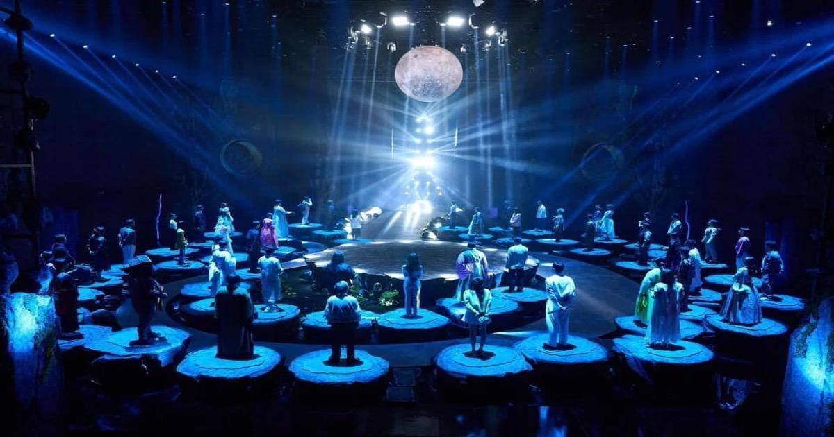 Battle of Fates 49 contestants on illuminated platforms during Disney+ Korean reality survival show