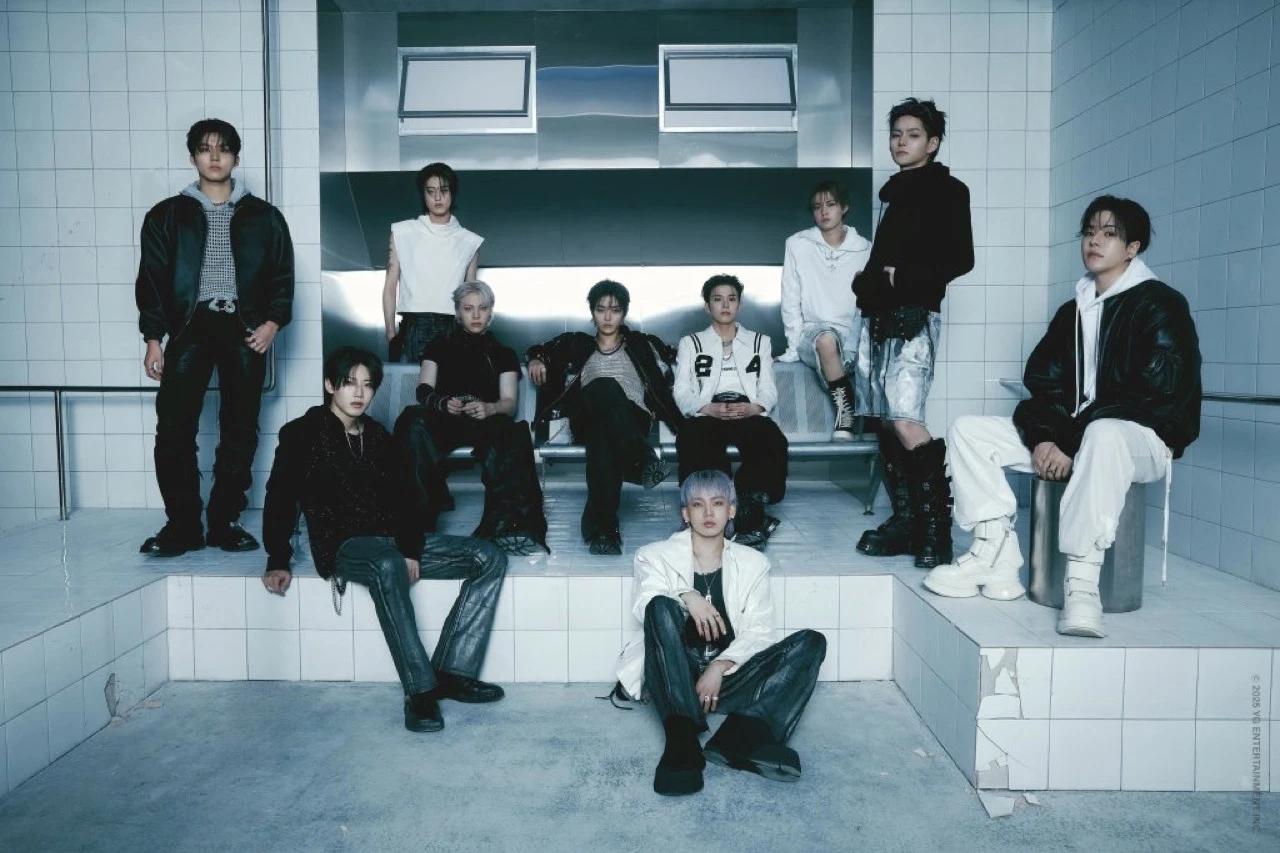 TREASURE group photo, LOVE PULSE Metal Ver., official YG Entertainment promotional image