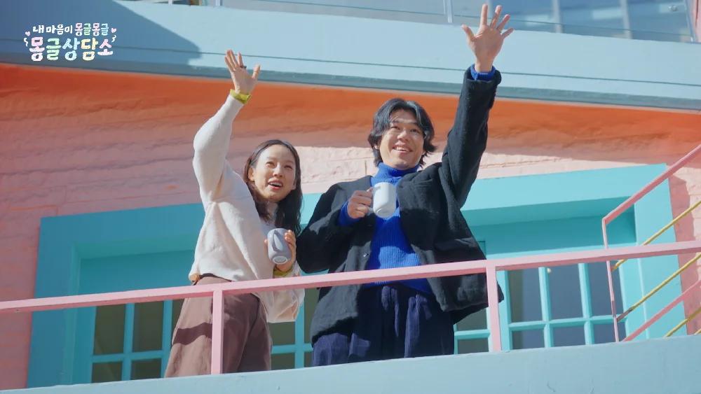 Lee Hyori and cast of SBS Mongle Mongle Mongle dating show