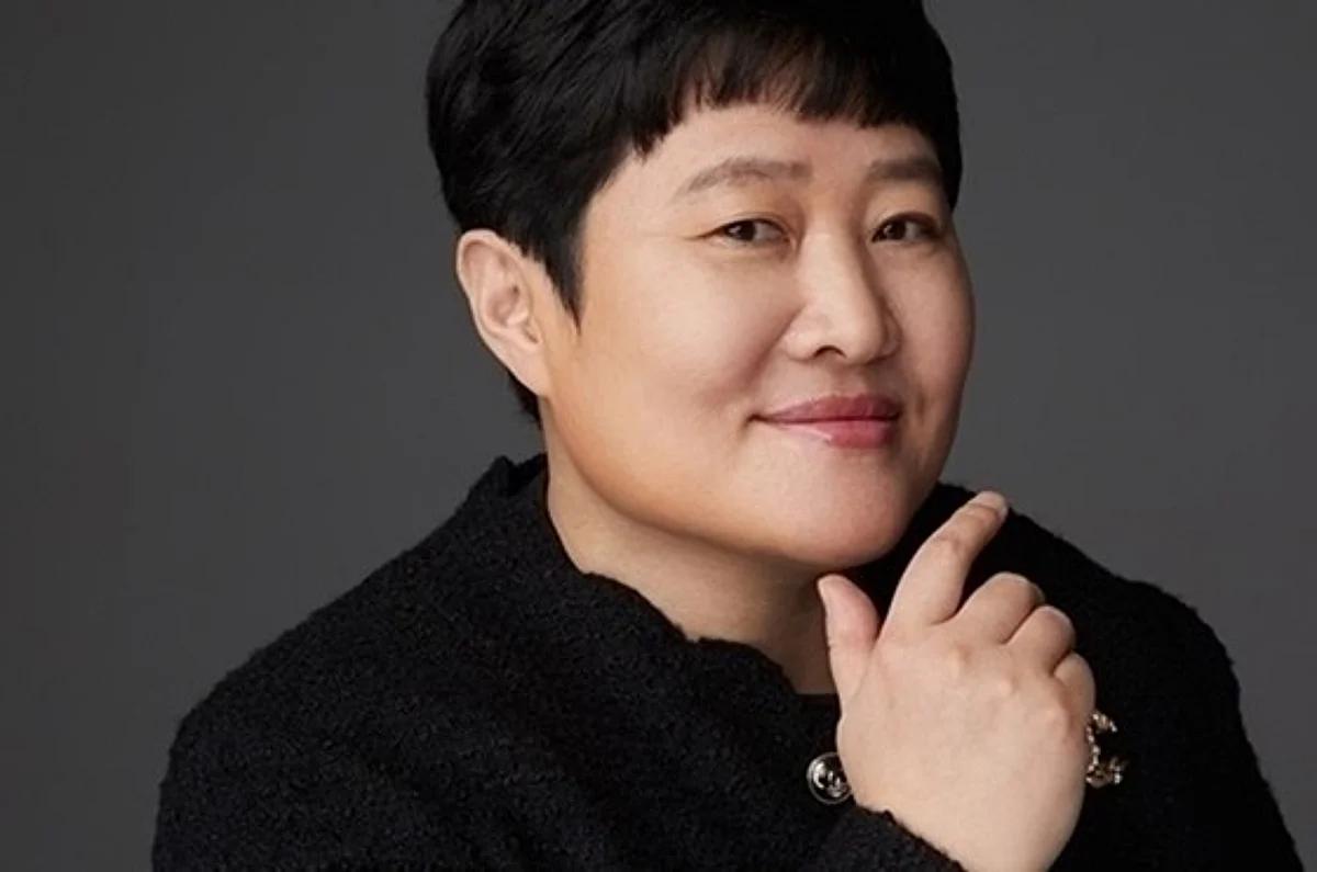 Hook Entertainment CEO Kwon Jin-young Gets Suspended Sentence for 4 Billion Won Embezzlement.